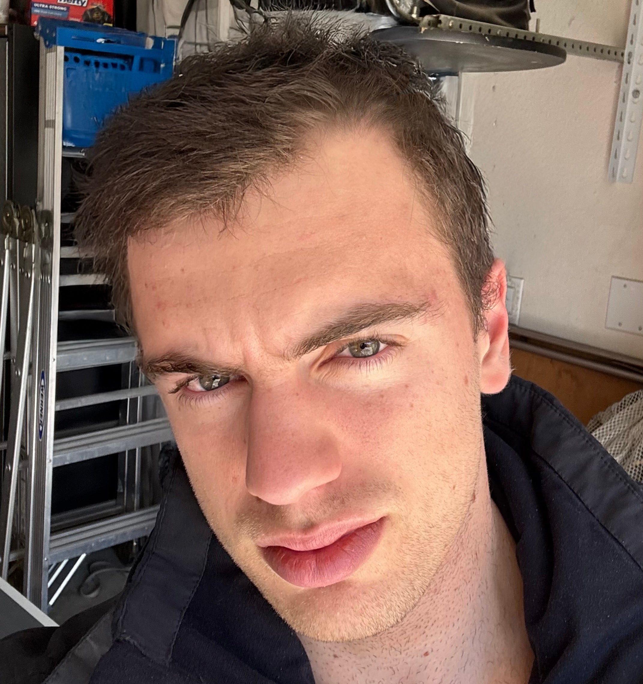 Alt image